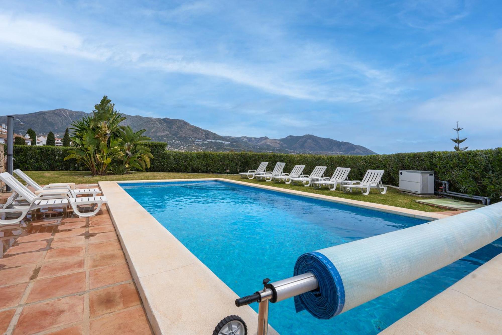 Vista Golf - Optional Heated Pool & Jacuzzi Villa