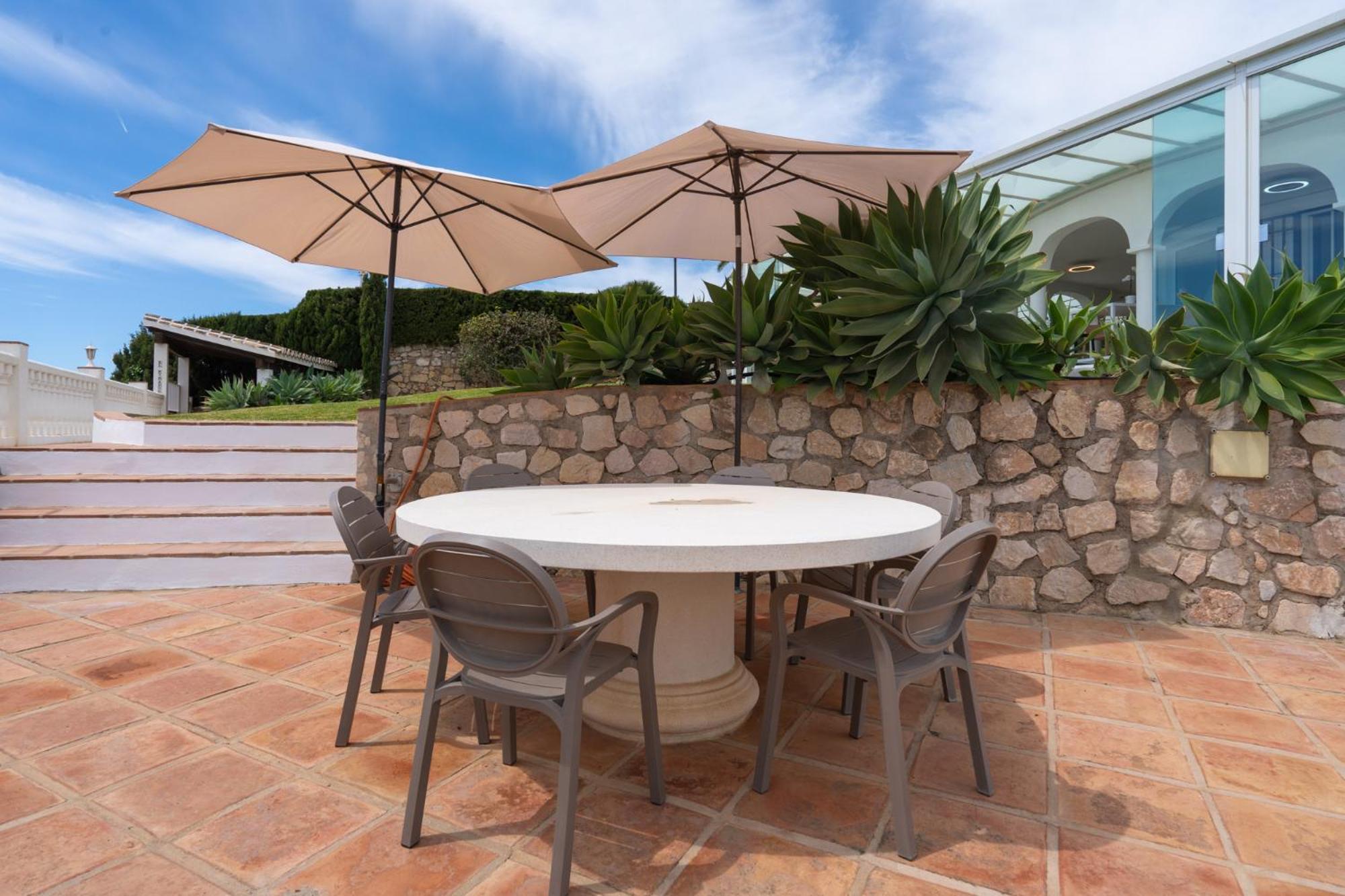 Villa Vista Golf - Optional Heated Pool & Jacuzzi *