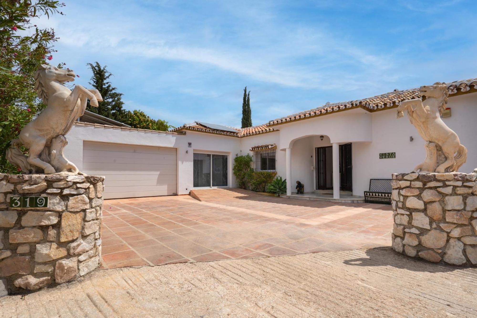 Vista Golf - Optional Heated Pool & Jacuzzi Villa