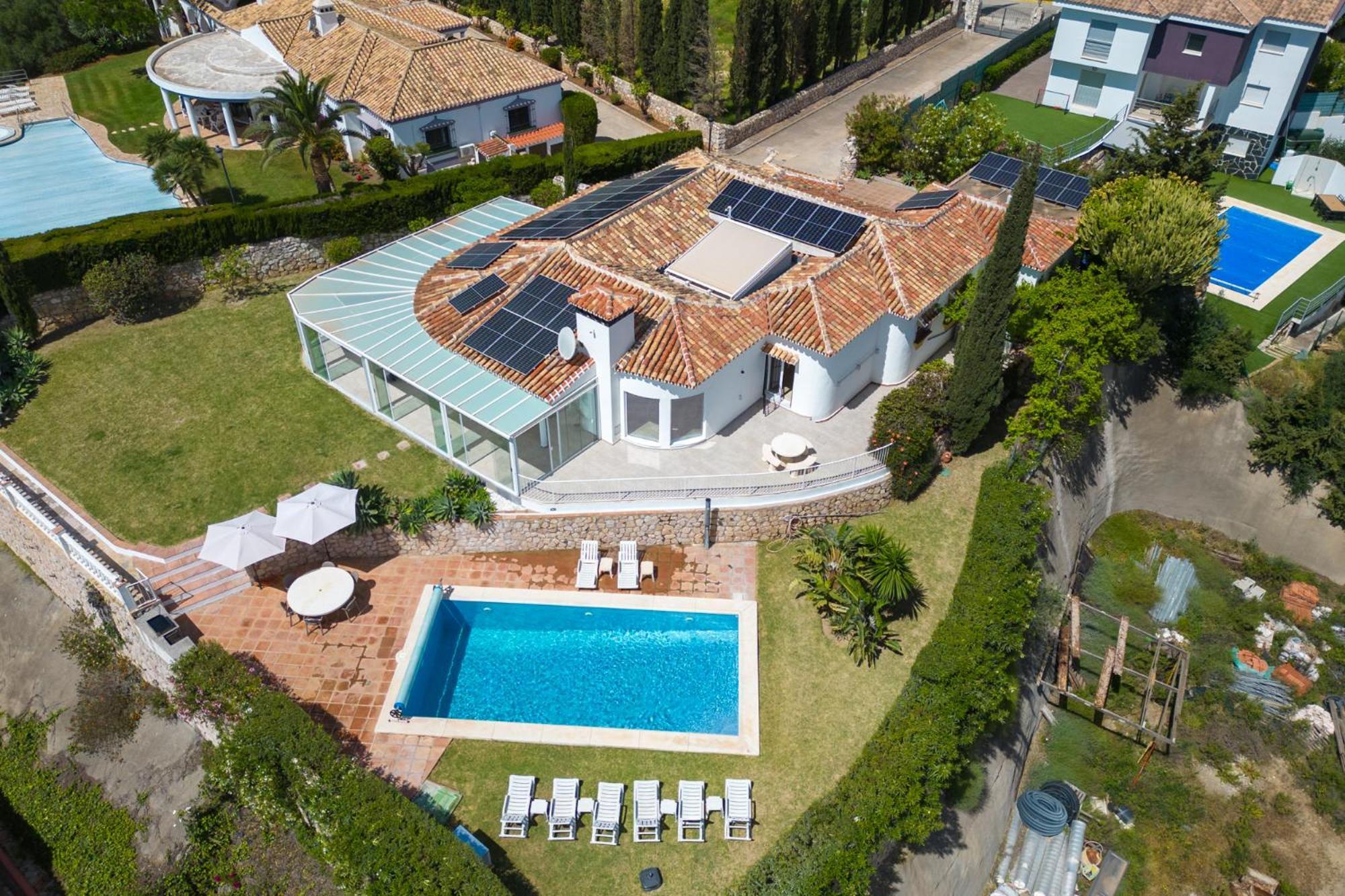 Villa Vista Golf - Optional Heated Pool & Jacuzzi Mijas