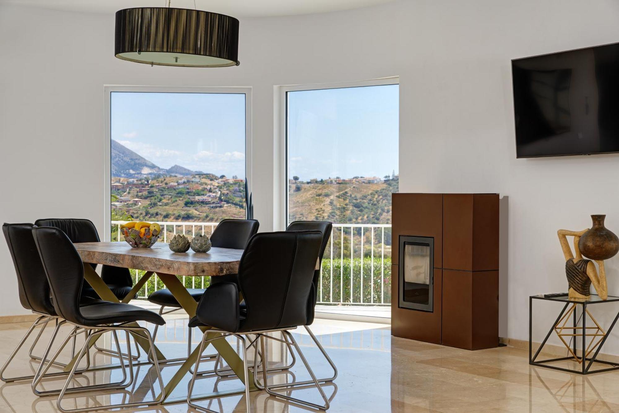 Vista Golf - Optional Heated Pool & Jacuzzi Villa