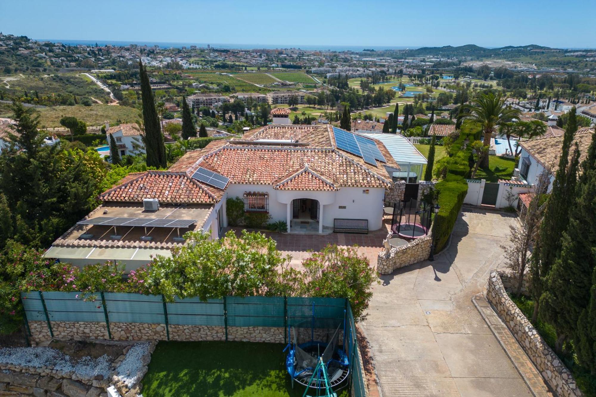 Vista Golf - Optional Heated Pool & Jacuzzi Villa Mijas