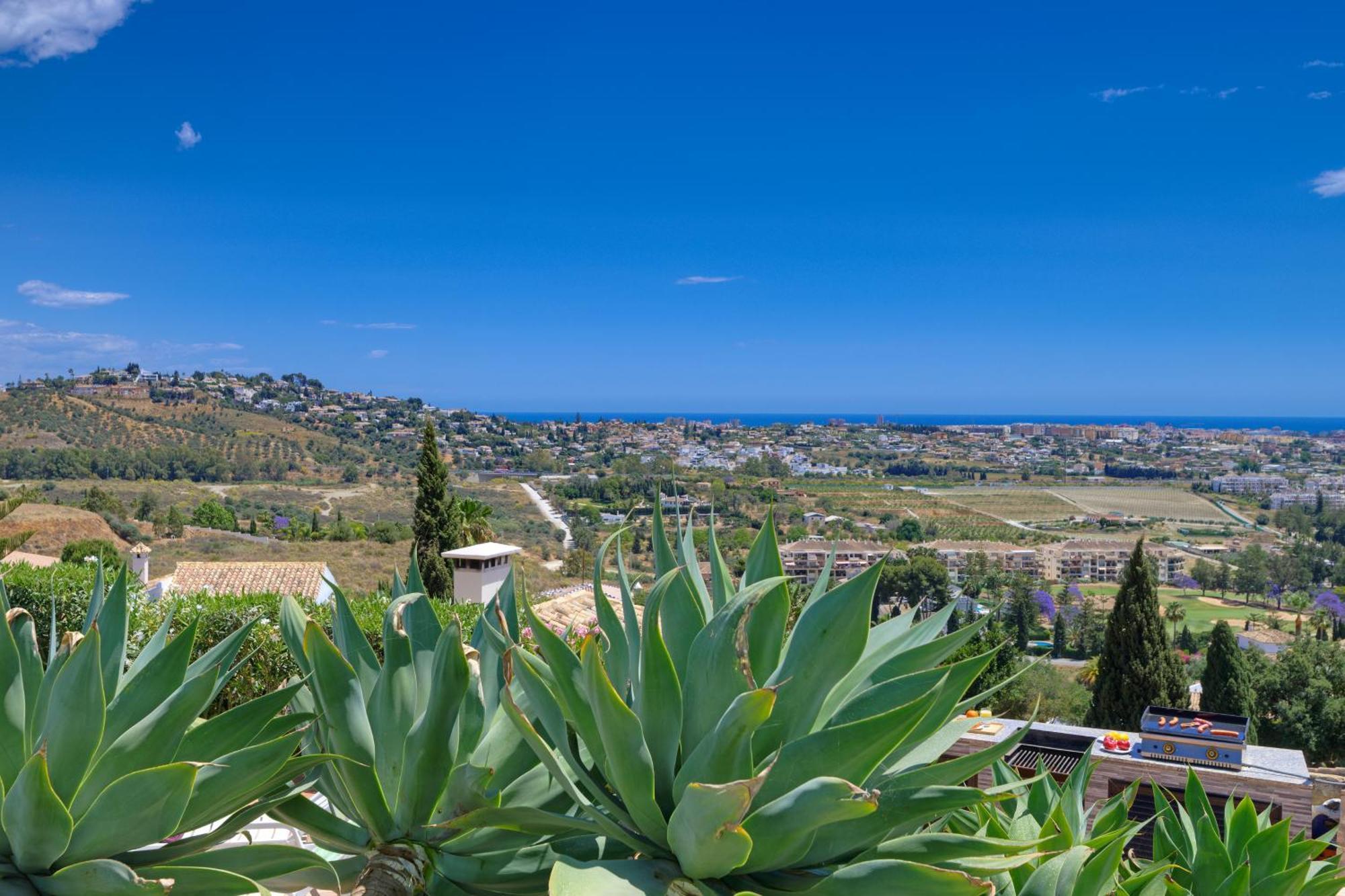 Vista Golf - Optional Heated Pool & Jacuzzi * Mijas