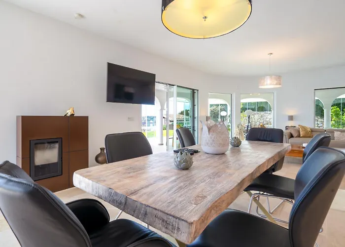 Villa Vista Verde Mijas Golf - Optional Heated Pool & Jacuzzi