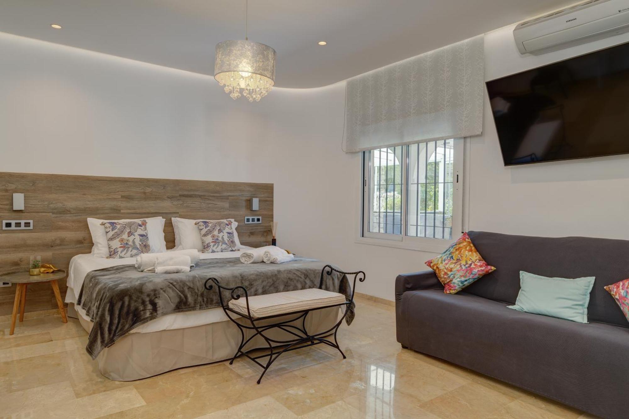 Vista Golf - Optional Heated Pool & Jacuzzi Villa *