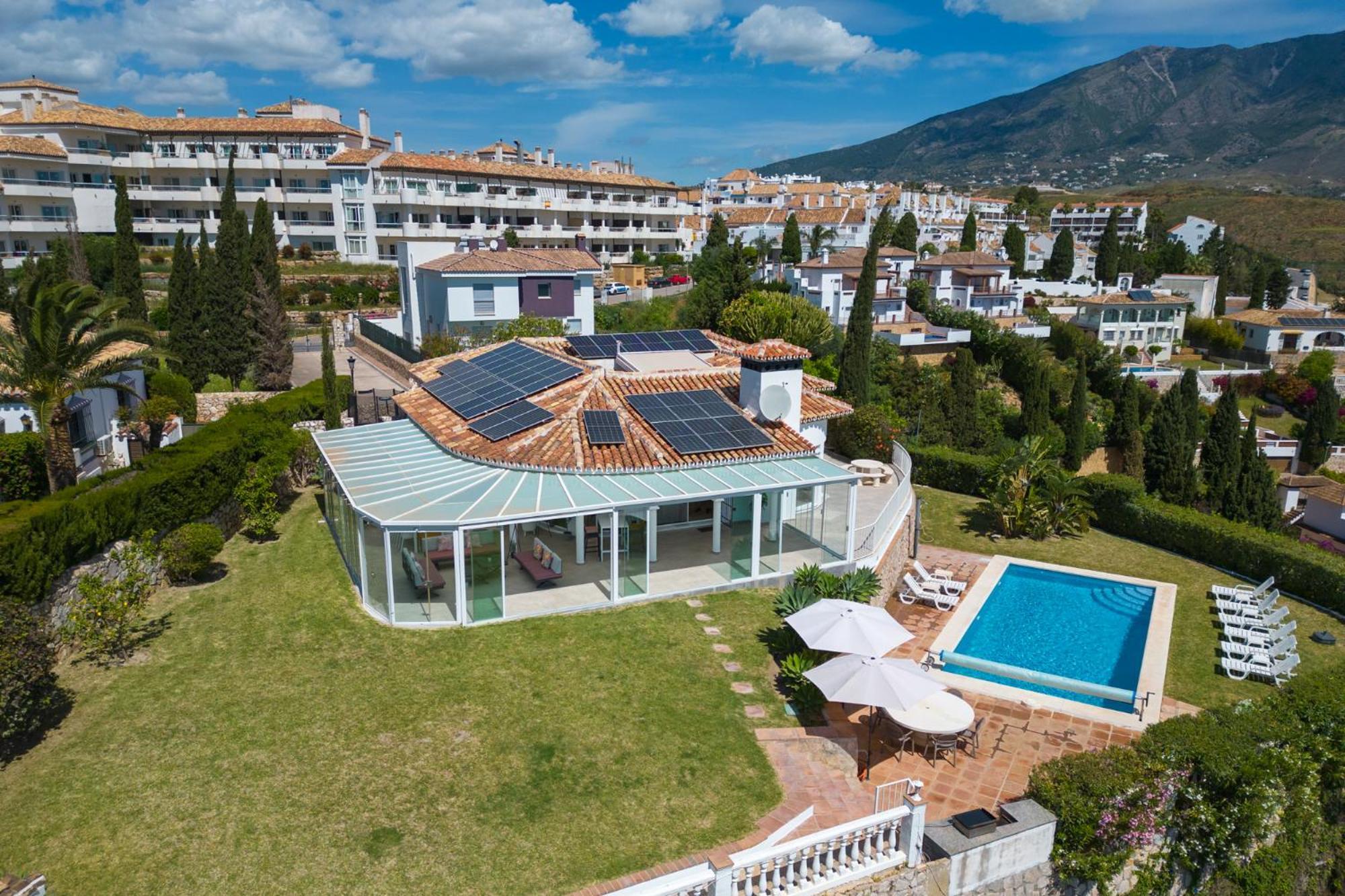Vista Golf - Optional Heated Pool & Jacuzzi Villa *