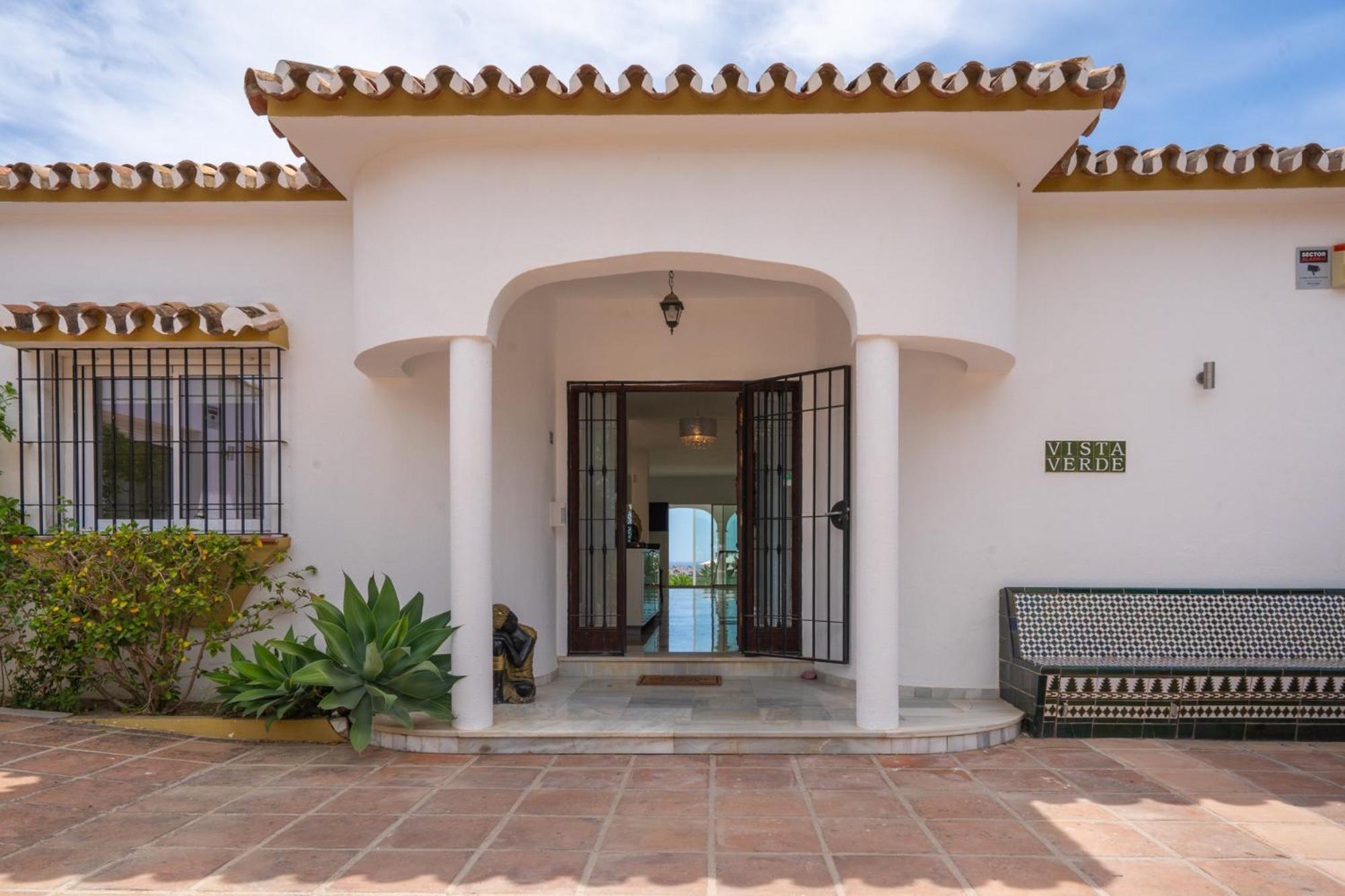 Vista Golf - Optional Heated Pool & Jacuzzi Villa