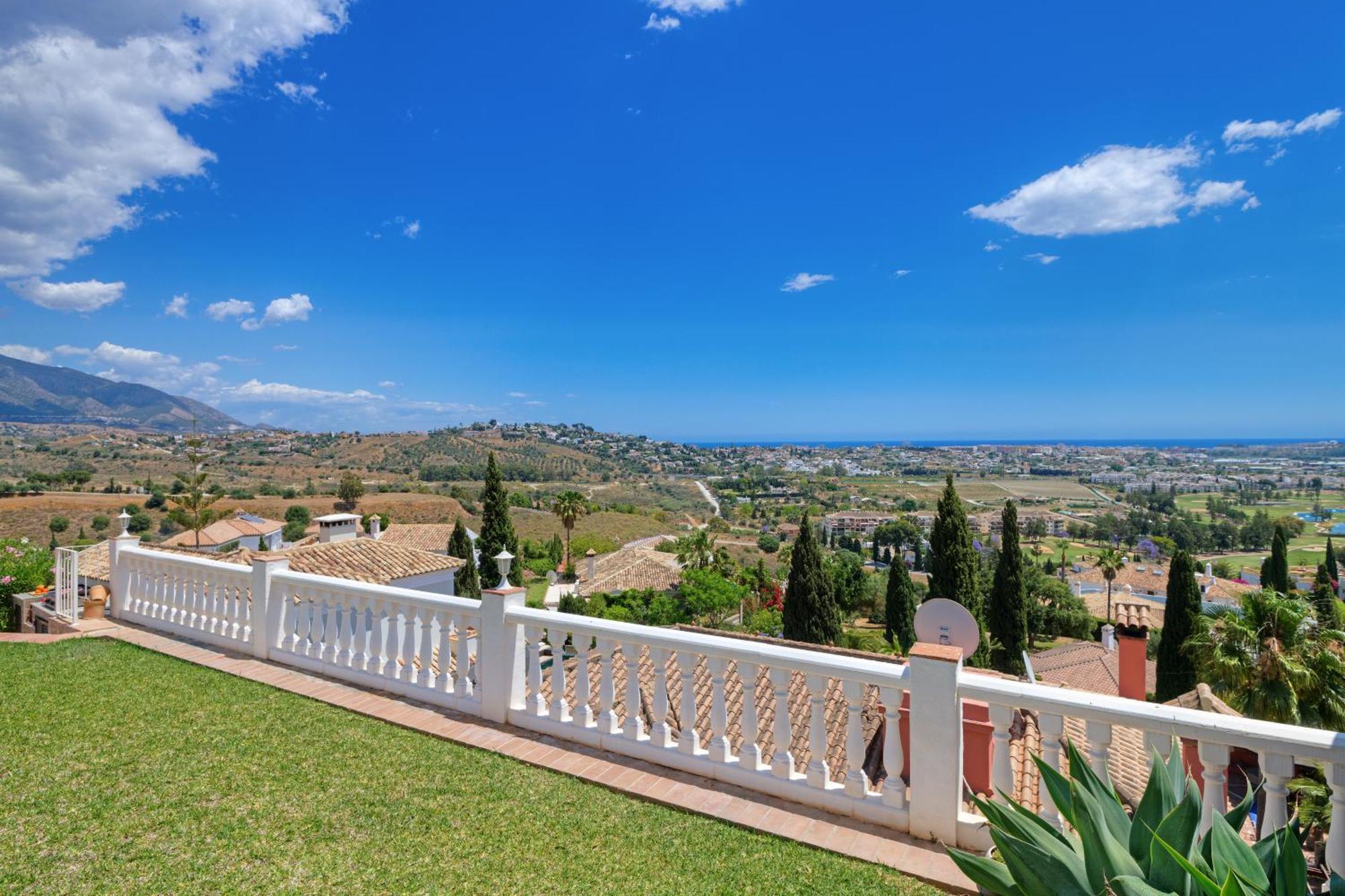 Vista Golf - Optional Heated Pool & Jacuzzi Villa Mijas